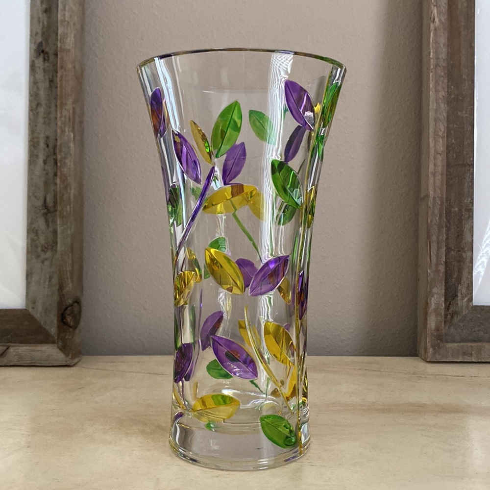 💜💛💚 Mardi Gras Colors, 3# Glass Vase, see photos for measurements Excellent Cond